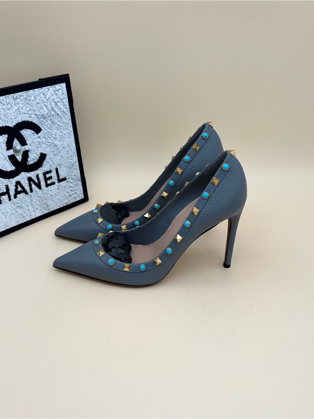 🚩steal Valentino Garavani Grey Pointed-Toe Studded Pumps with Turquoise Accents